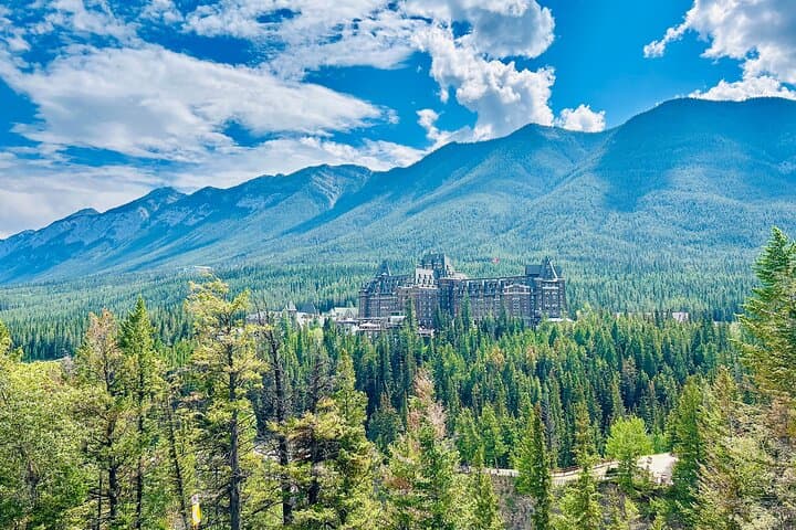Banff National Park Day Tour: Lake Louise, Moraine Lake & Johnston Canyon