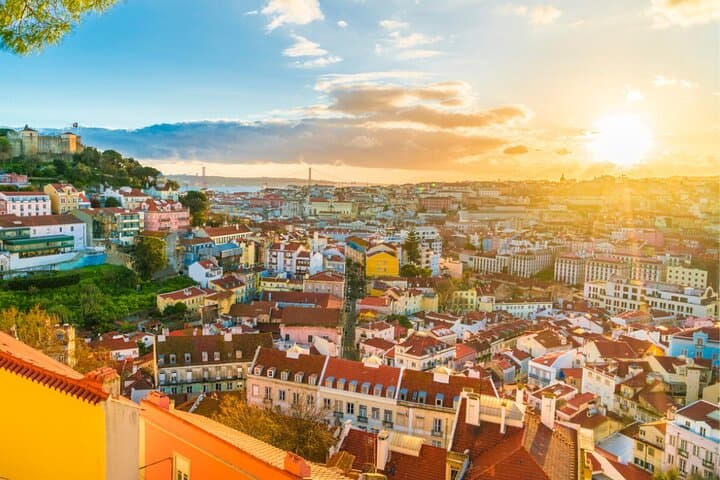 Lisbon Private Tuk-Tuk City Tour: Alfama, Graça & Tagus Views in 90 Minutes