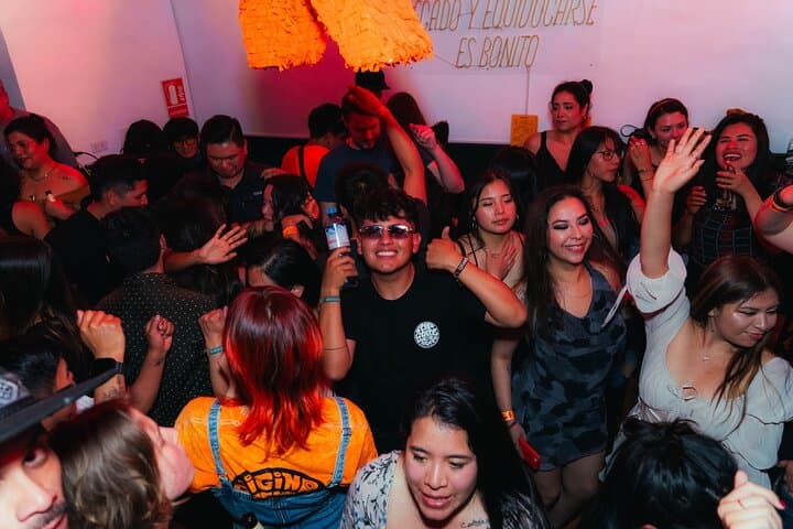 Cusco Pub Crawl — Skip-the-Line Bar Tour, Drinks & Club Night photo 3