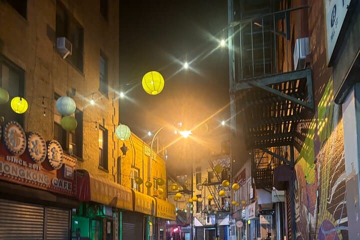 Cheers to Chinatown: Manhattan Walking Bar Crawl & History Tour