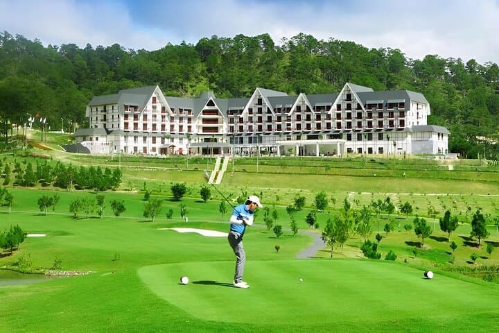 3-Day Private Golf Tour in Da Lat: Dalat Palace & Sam Tuyen Lam photo 5