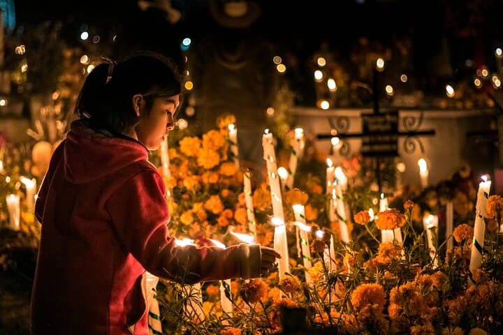 Día de los Muertos in Oaxaca: Xoxocotlán Night & Etla Comparsa Two-Day Journey