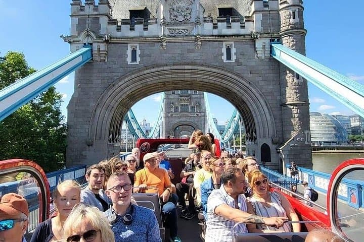 Ride a Vintage Routemaster: 90-Minute Open-Top London Sightseeing Tour photo 3