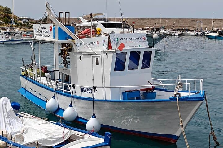 Cefalù Sunset Boat Tour with Snorkeling and Aperitif