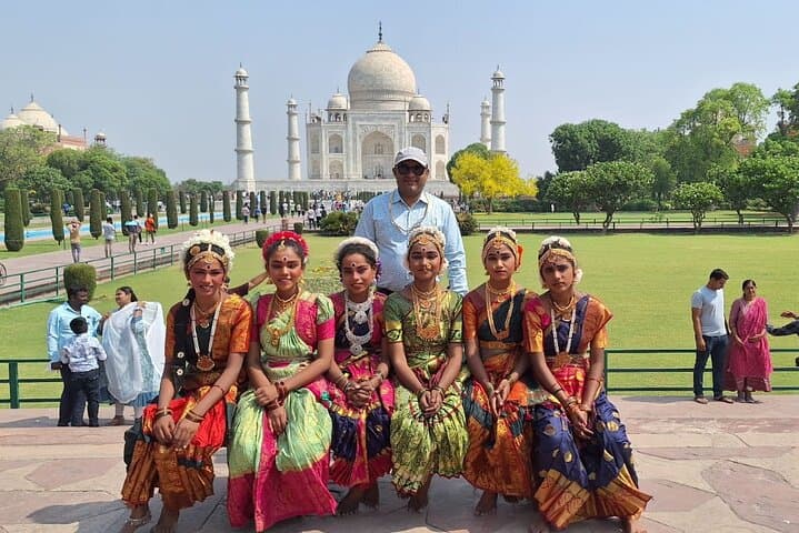 Taj Mahal, Agra Fort & Ranthambore Tiger Safari — 2-Day Tour from Goa photo 1