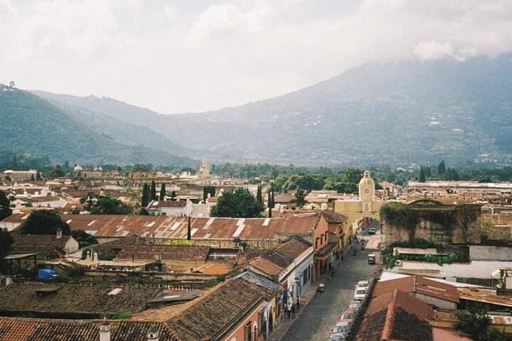 Antigua Colonial Walking Tour: Ruins, Markets & Jade Workshops photo 2