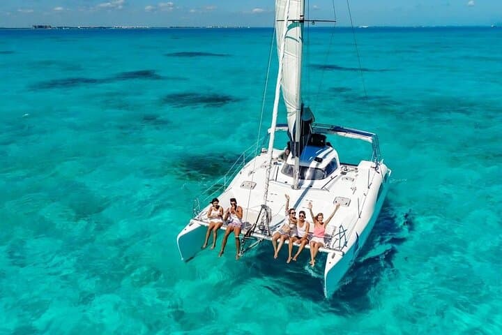Isla Mujeres Catamaran Combo: Snorkel, Beach Club & Open Bar (7‑Hour Tour) photo 1