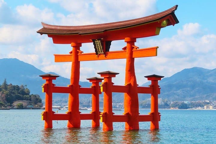 Custom 7-Hour Hiroshima & Miyajima Private Walking Tour — History, Shrine, Peace Park