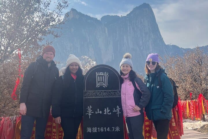 Huashan Private Day Tour from Xi'an — Cable Car Hike & Local Snack Banquet photo 2