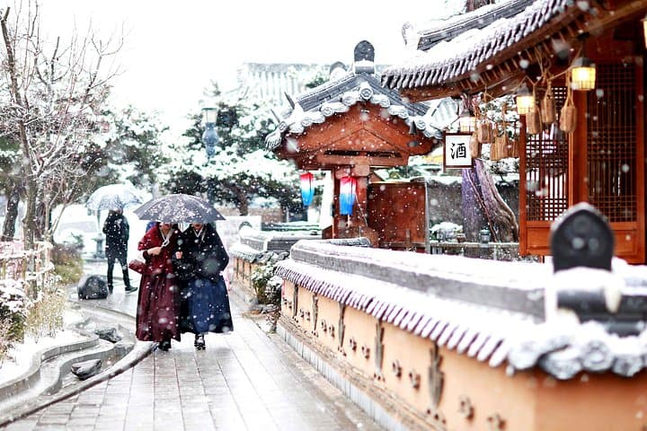 Jeonju Hanok Village and Daedunsan Day Tour — Hanok Culture, Mountain Skywalks & Cable Car