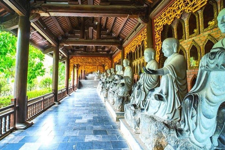 Hanoi to Ninh Binh: Full-Day Bai Dinh, Trang An & Mua Cave Tour photo 2