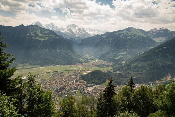 Grindelwald Canyon Swing & Interlaken Day Trip from Zurich — Alpine Swing and Scenic Stops photo 5