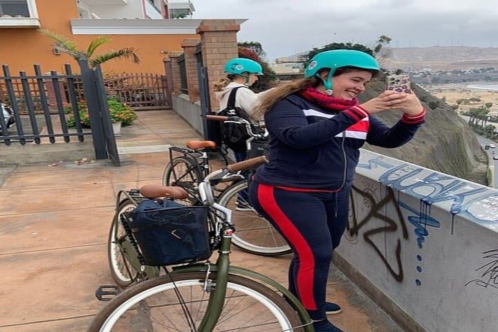 Coastal Cycle: Miraflores to Barranco Bike Ride in Lima photo 5