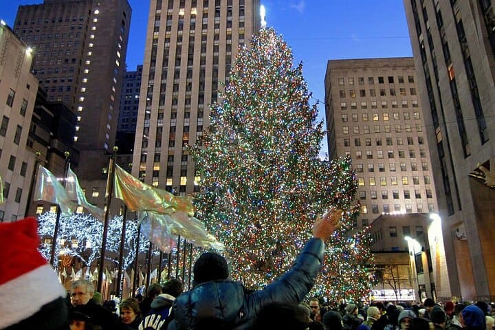 Night Lights on an Open-Top Bus: NYC Holiday Lights Guided Tour photo 5