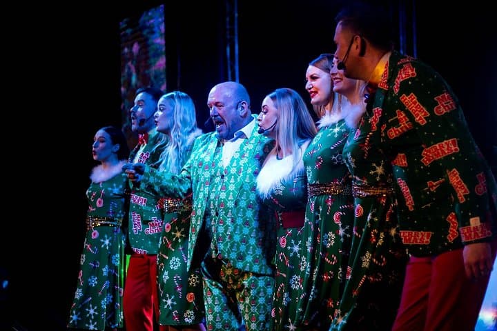 Big Christmas Party Night at Viva Blackpool — Live Holiday Show 2025 photo 4