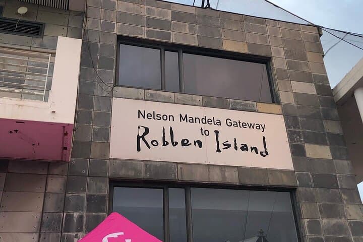 Robben Island & Table Mountain: Pre-Booked Tickets for a Half-Day Cape Town Experience photo 5