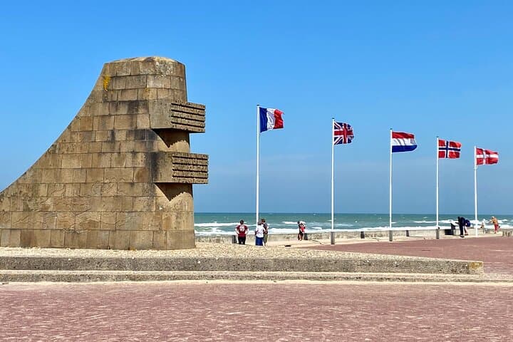 Explore Normandy's Iconic D-Day Sites on a Guided Journey photo 6