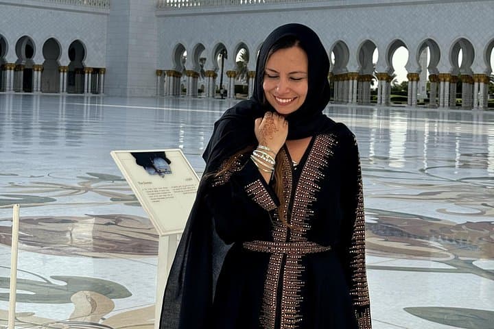 Full-Day Abu Dhabi City Tour & Lunch — Sheikh Zayed, Qasr Al Watan and Corniche Highlights photo 4