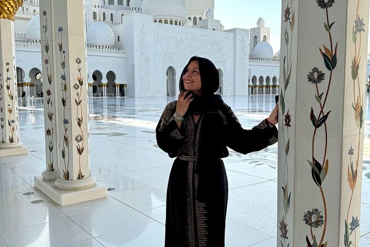 Full-Day Abu Dhabi City Tour & Lunch — Sheikh Zayed, Qasr Al Watan and Corniche Highlights photo 2