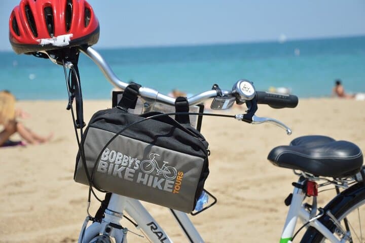 Miami Beach Ultimate City Bike Tour — South Beach Art Deco & Waterfront Ride photo 4