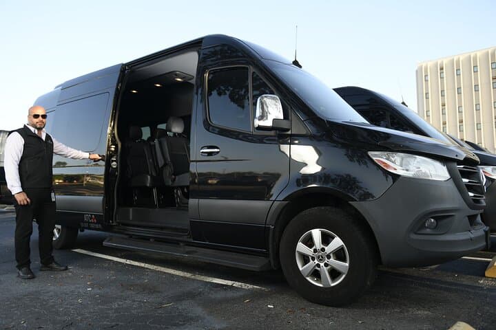 Private Transfer from MCO to Universal Orlando Resort — Fast Door-to-Park Service photo 4