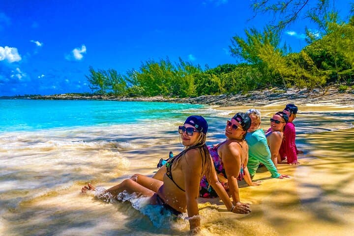 Private Rose Island Half-Day: Snorkel Turtles, Swimming Pigs & Sandy Cays photo 5