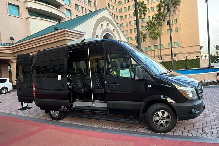 Private Transfer from Universal Orlando Resorts to Orlando International (MCO) — Direct Hotel Shuttle photo 2