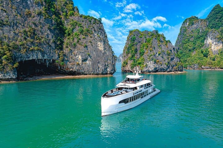 Halong Symphony Cruise: Full-Day Luxury Trip to Ha Long Bay (Sung Sot & Ti Top)