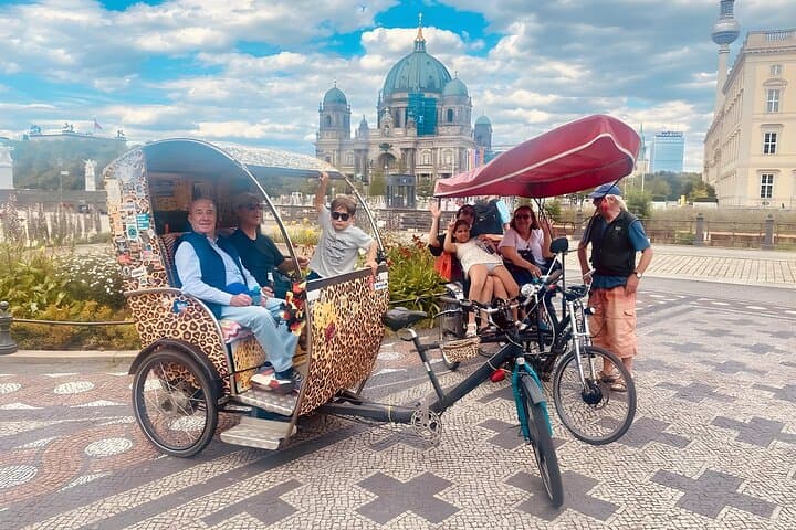Berlin Rickshaw Sightseeing: Eco-Friendly Group Tours from Brandenburg Gate photo 4