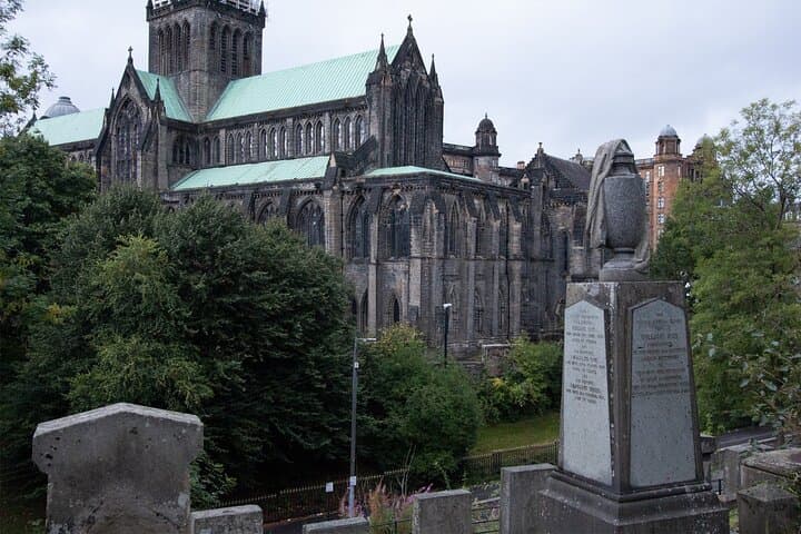 Glasgow Ghouls: Ghosts, Graverobbers and the Necropolis Night Walk