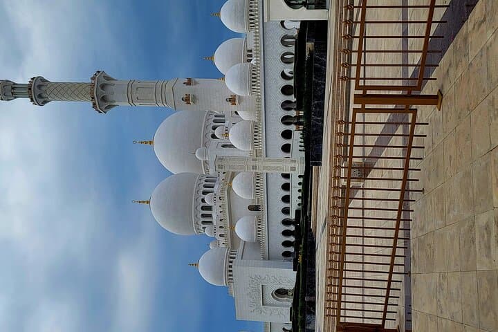 Sheikh Zayed Grand Mosque Tour from Dubai — Visitor Guide & Practical Tips photo 5