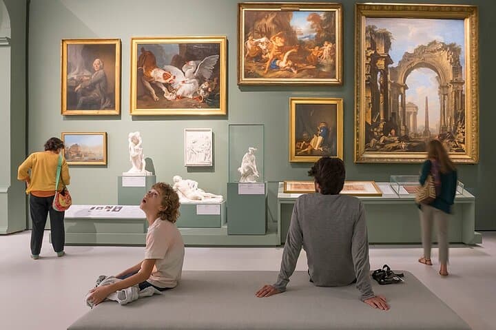 Abu Dhabi Private City Tour with Louvre Tickets — Luxury 7‑Hour Cultural Drive
