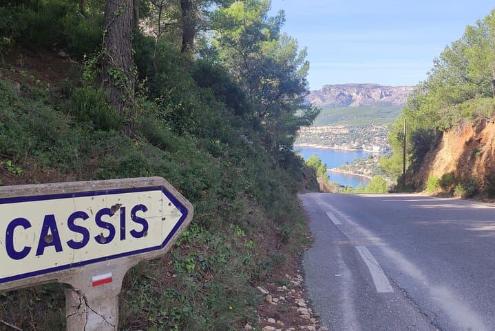 Private Provence Day Tour: Cassis, Aix-en-Provence & Marseille Highlights photo 3