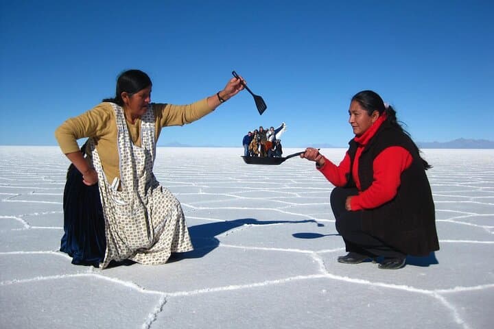 One-Day Salar de Uyuni Private Tour: Incahuasi, Train Cemetery & Sunset Experience photo 3
