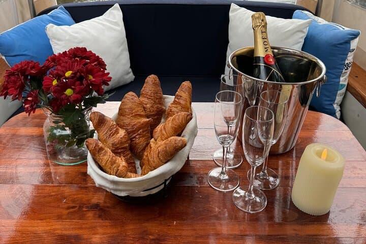 Private Amsterdam Saloon Boat: 2-Hour Canal Cruise with Snacks & Open Bar photo 6