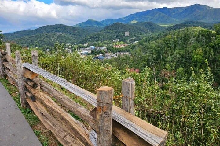 Smokies Adventure Loop Jeep Tour: 2-Hour Pigeon Forge & Gatlinburg Jeep Excursion photo 6