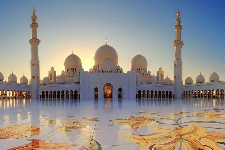 Abu Dhabi Day Trip: Sheikh Zayed Grand Mosque, Emirates Palace & Ferrari World