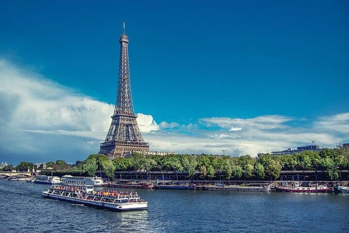 Paris Seine River Sightseeing Cruise: Eiffel Tower to Notre-Dame photo 5