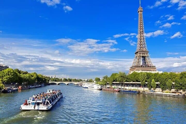 Paris Seine River Sightseeing Cruise: Eiffel Tower to Notre-Dame photo 4