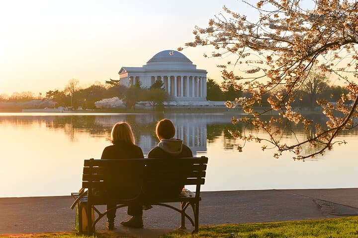 Private Washington DC Monuments Tour: White House, Capitol & Memorials photo 6