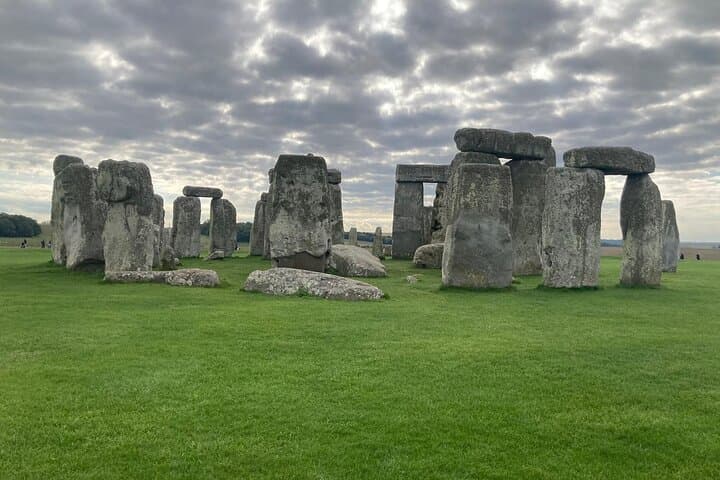 London to Southampton via Stonehenge Private One-Way Transfer photo 3