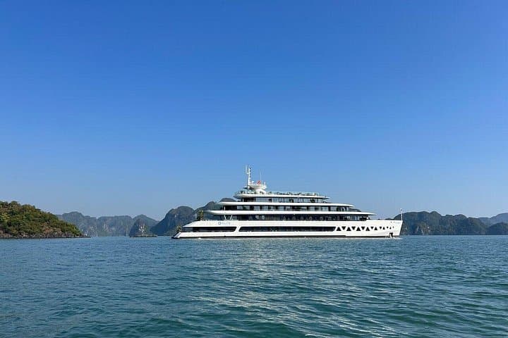VIP Luxury Overnight Cruise in Ha Long & Lan Ha Bay — 2-Day Luxury Voyage photo 1