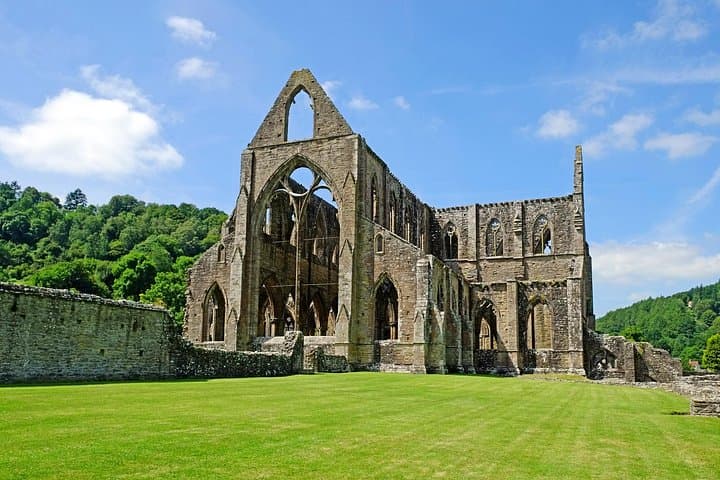 Wye Valley Day Tour from Cardiff: Tintern Abbey, Chepstow Castle & Eagle's Nest Views photo 2