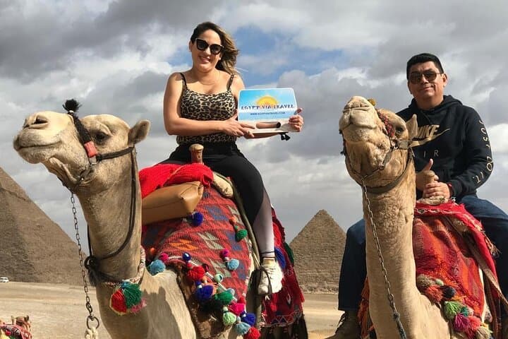 Half-Day Giza Pyramid & Sphinx Tour with Camel Ride and Koshary Lunch