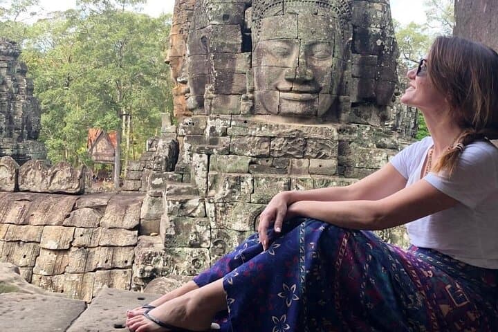 Phnom Penh to Angkor Wat: Full-Day Temples Park Tour with Tickets & Lunch photo 4