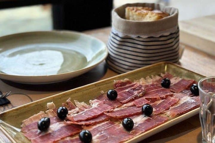 Dubrovnik Private History & Local Bites: Wine, Oysters & Mussels Food Tour photo 2