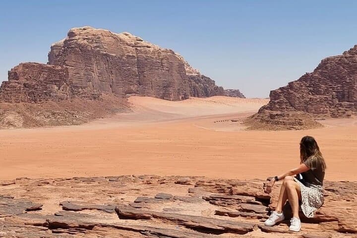 Wadi Rum Private Guided Tour from Amman or Airport — Jeep Safari & Sunset Experience