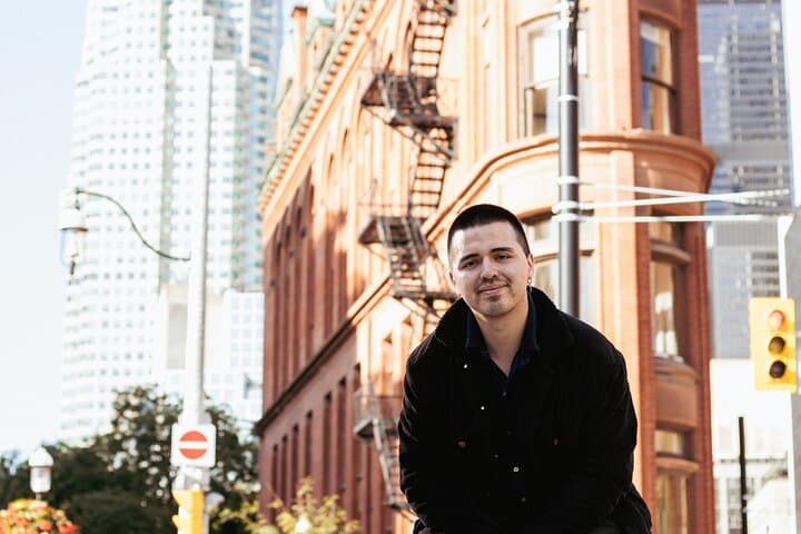Portraits in Toronto: Private 45-Minute Downtown Photoshoot photo 2