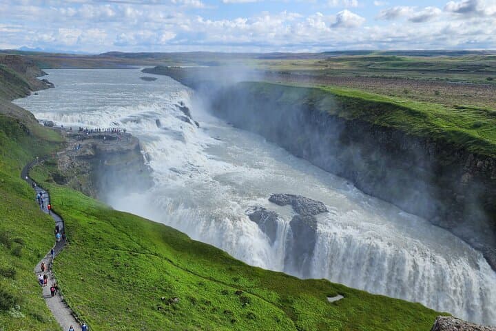 Private Golden Circle Day Tour from Reykjavík: Thingvellir, Geysir & Gullfoss