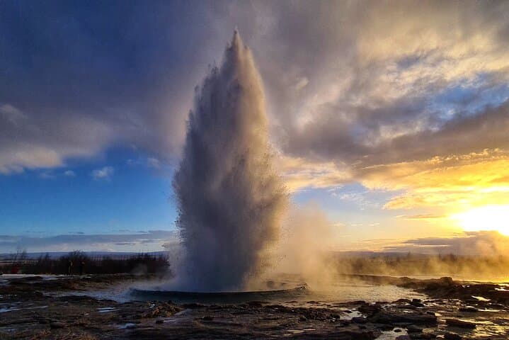 Private Golden Circle Day Tour from Reykjavík: Thingvellir, Geysir & Gullfoss photo 3